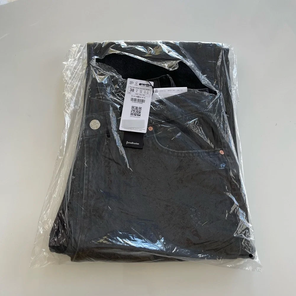 Stradivarius Uneven Waist Dad Jeans - US 6